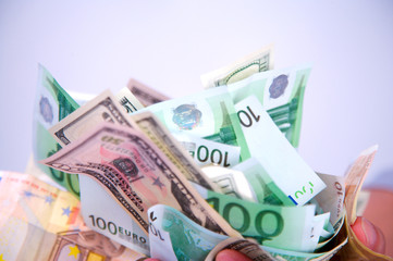 currency and investment