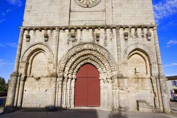 france; 85; marais poitevin,nieul sur l'autise : abbaye romane s