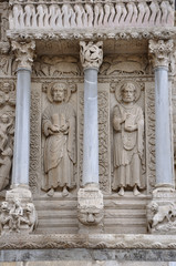 statue de saint trophime 3