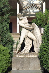 theseus r&auml;umt stein beiseite