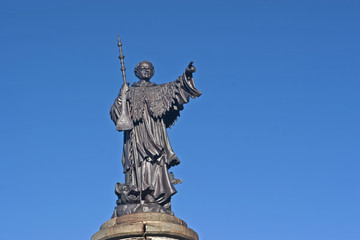 Fototapeta na wymiar Statua w Grand St-Bernard