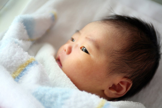1 280 件の最適な 生まれたての赤ちゃん 画像 ストック写真 ベクター Adobe Stock
