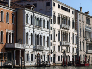Fototapeta na wymiar Wenecja - Exquisite zabytkowych budynków wzdłuż Canal Grande