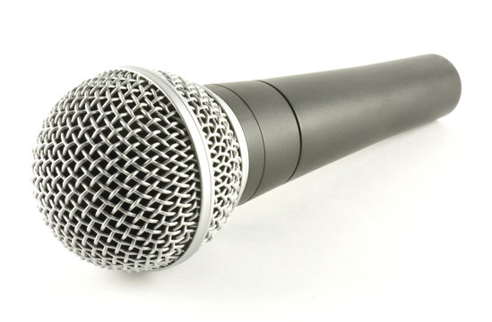 Microphone sur fond blanc 1