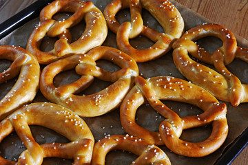 pretzels on the baking sheet 01