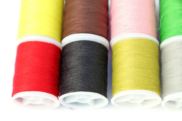 bobines de fils couleurs