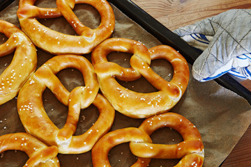 pretzels on the baking sheet 02