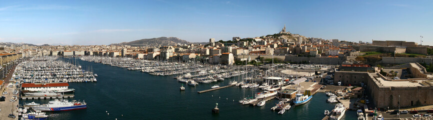 Fototapeta na wymiar Scenic Stary Port w Marsylii