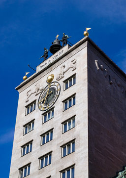 Glockenm&auml;nner auf dem Krochhochhaus Leipzig