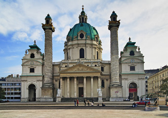Fototapeta na wymiar Karlskirche w Wiedniu, Austria