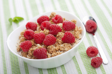 cereal with raspberries