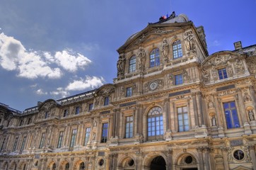 Fototapeta na wymiar Louvre - Paryż / Francja