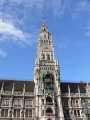 Fototapeta na wymiar Rathausturm in München