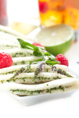 iced tea and sandwiches