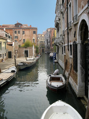 Laisse les gondoles à Venise