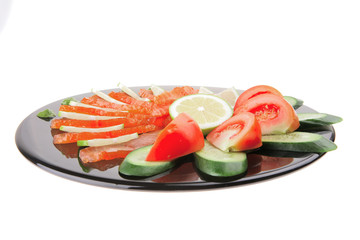 salmon slices and tomatoes