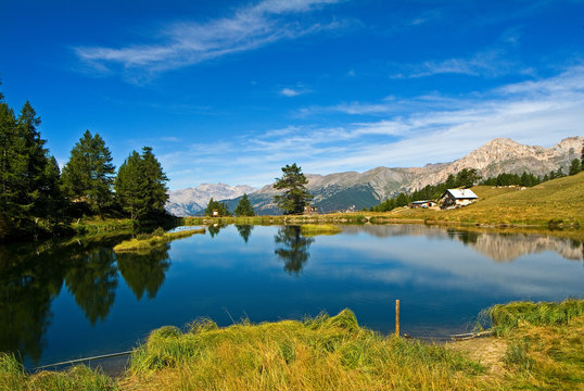 Lago Laun&egrave; - riflessi sull'acqua - Valle Susa - Italia
