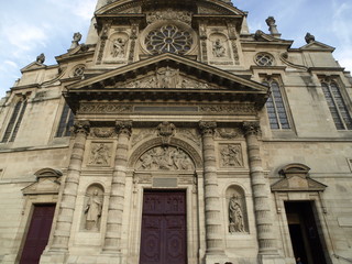 Fototapeta na wymiar Iglesia de Saint Etienne du mont