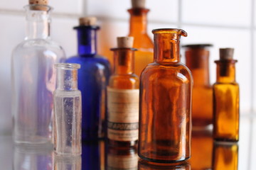Antike Apothekenflaschen