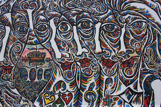 Berlin, à East Side Gallery, art urbain sur le mur