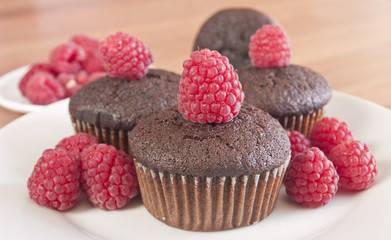 brown muffins with raspberry