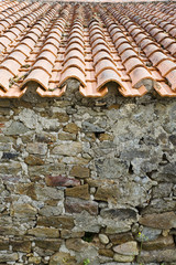 france; 85; marais poitevin : maison en pierre