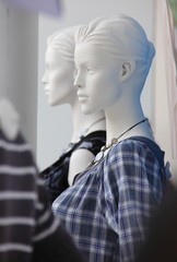 Vêtement, mode, prêt à porter, féminin © Marco Desscouleurs
