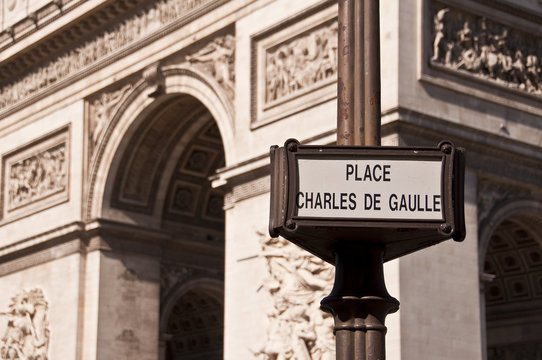 Place Charles De Gaulle à Paris - France