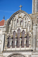 Fototapeta na wymiar Details Eingang Kathedrale von Vézelay