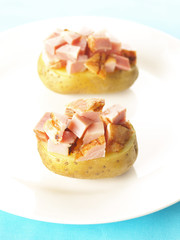 baked potatoes with ham