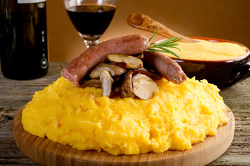 polenta sausage&mushroom-polenta salsiccia funghi