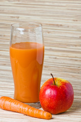 Carrots, apple and juice