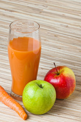 Carrots, apple and juice
