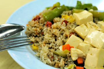 Vegetarian fried rice and bean curd cuisine