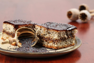 Poppy seed sponge cake with plum jam
