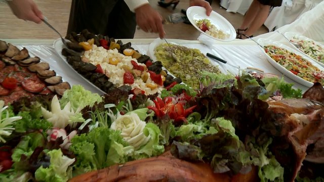Buffet und Spanferkel