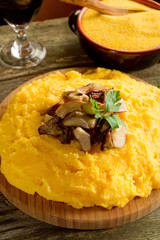 polenta with mushroom-polenta e funghi