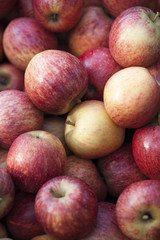 pommes rouges en vrac