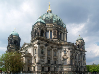 Fototapeta na wymiar Berliner Dom Wolken