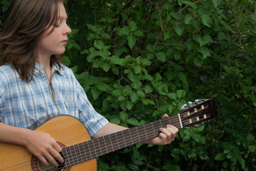 Junger Gitarrist - Nahaufnahme