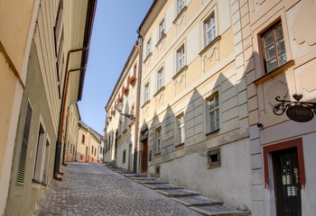 Fototapeta na wymiar Wąska ulica w Bratysławie