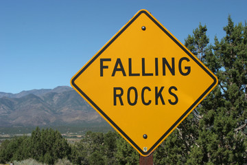 Falling rocks sign