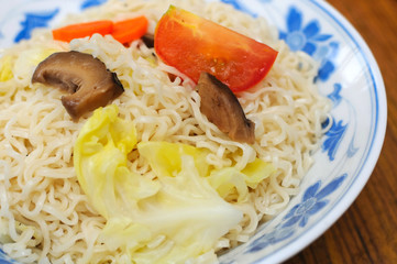 Simple vegetarian noodles