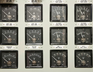 Analog control gauges