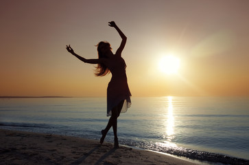 Fototapeta premium Dance at the sea