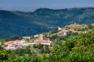 Fototapeta na wymiar COUNTRY Scagnello, Piemont, Włochy