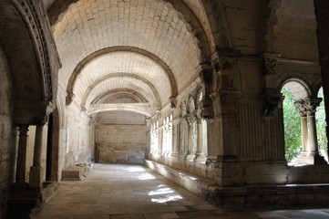 Fototapeta na wymiar abbaye de montmajour 68
