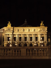 Fototapeta na wymiar Opera Garnier en Paris