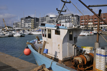 Bateau de pêche à Courseulles sur Mer en Normandie - France