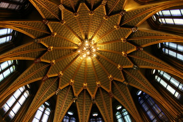 Obraz premium Under the dome of the Parliament in Budapest